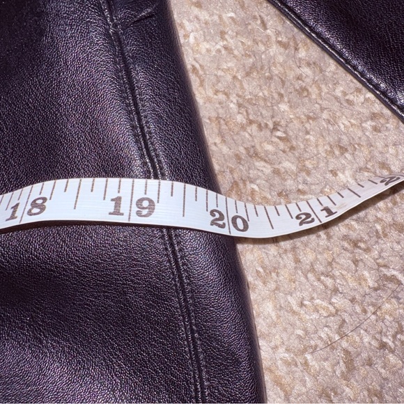 Amanda Uprichard Black faux leather Cropped paper bag Pants.  M - Picture 11 of 12